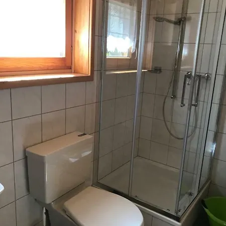 Clausen Kurt 公寓 Ernen